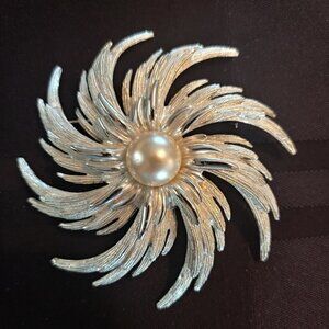 Vintage Sarah Coventry Starburst Pinwheel Silver Pearl Center Brooch